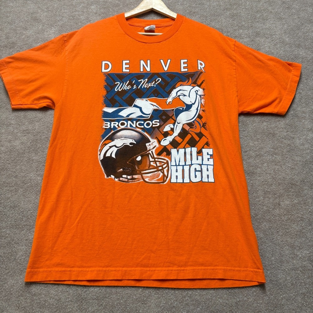 Vintage 1990s Denver Broncos t-shirt Mens Size Large Mile High Orange Manning#18